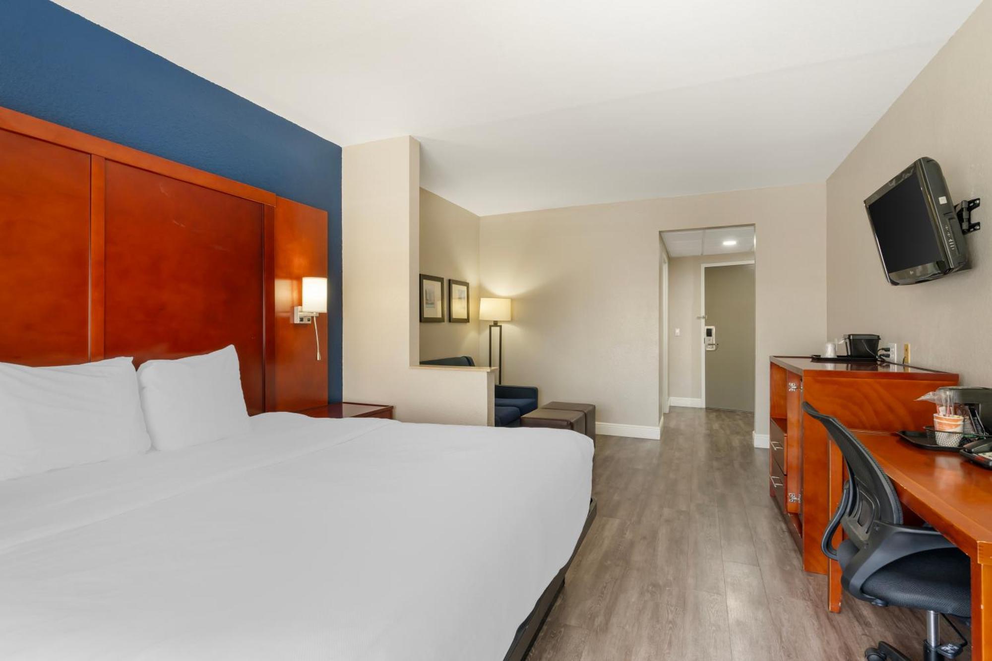 Comfort Suites West Джэксонвиль Экстерьер фото